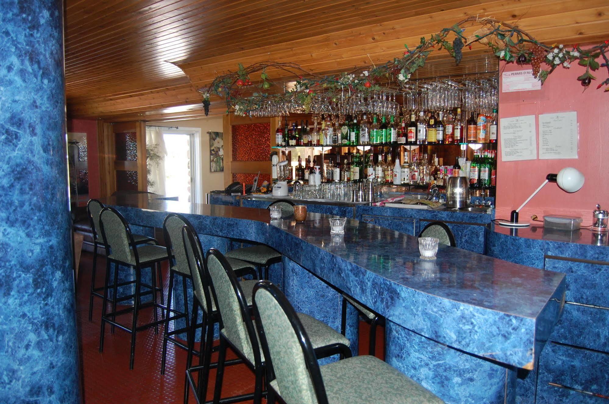 Auberge Godard Nominingue Экстерьер фото